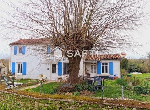 Bazoges-En-Pareds, Pays de la Loire 85390