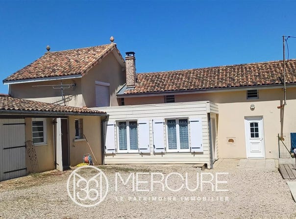Civray, Poitou-Charentes 86400