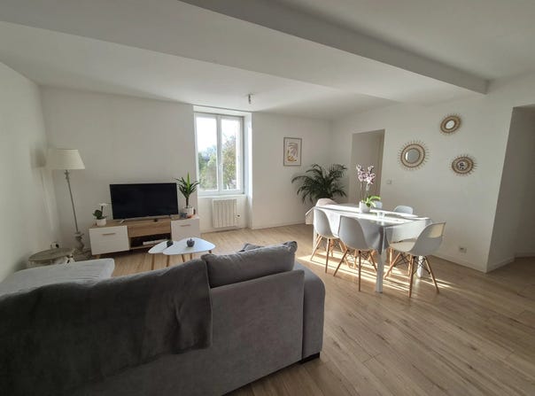 Changé, Mayenne 53810