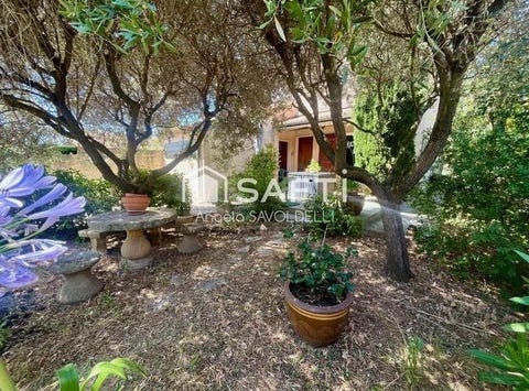 Hyeres, Provence-Alpes-Côte d'Azur 83400
