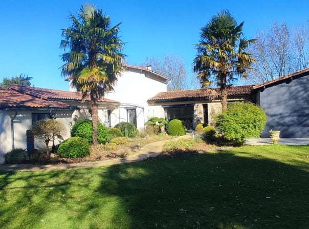 Augé, Poitou-Charentes 79400