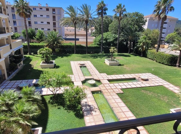 Hyères, Provence-Alpes-Côte d'Azur 83400
