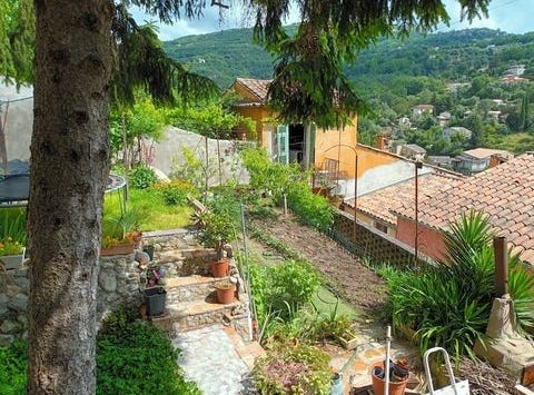 CONTES, Provence-Alpes-Côte d'Azur 06390