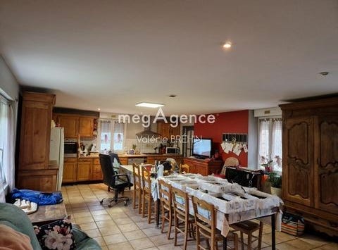 Montsûrs, Pays de la Loire 53150