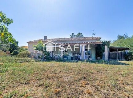 Roquebrune-Sur-Argens, Provence-Alpes-Côte d'Azur 83520