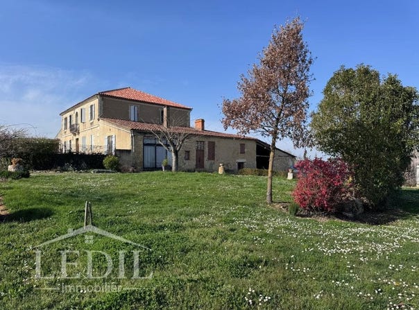 Valence-sur-Baïse, Midi-Pyrénées 32310