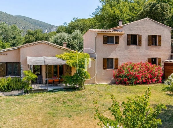 Vaugines, Provence-Alpes-Côte-d'Azur 84160