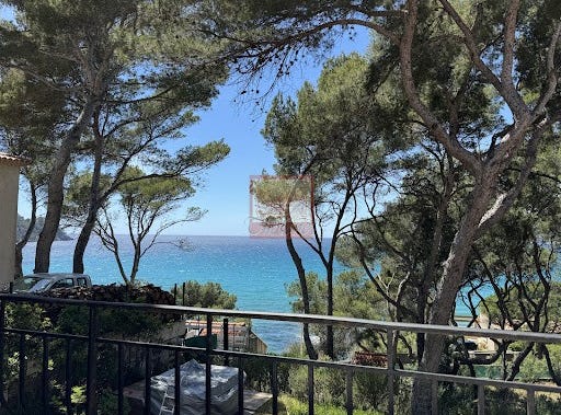 Saint-Cyr-sur-Mer, Provence-Alpes-Côte d'Azur 83270