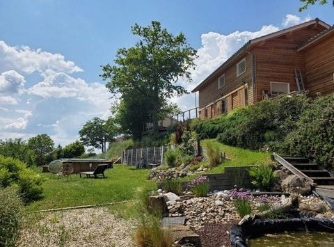 AVEIZE, Rhône-Alpes 69610