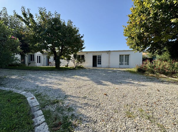 Breuillet, Poitou-Charentes 17920