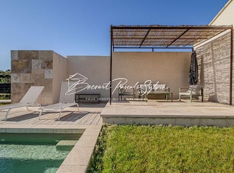 Saint-Saturnin-lès-Apt, Provence-Alpes-Côte d'Azur 84490