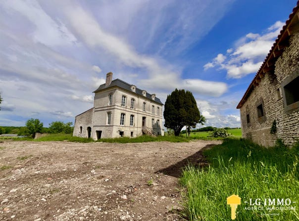 Saint-Dizant-du-Gua, Poitou-Charentes 17240