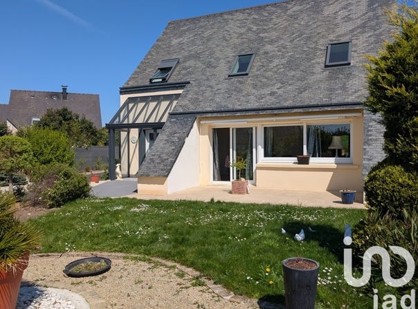 Lanvallay, Brittany 22100