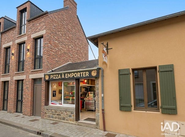 COMBOURG, Brittany 35270