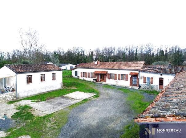 Baignes-Sainte-Radegonde, Poitou-Charentes 16360