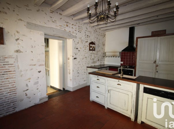 Pougues-les-Eaux, Bourgogne-Franche-Comté 58320