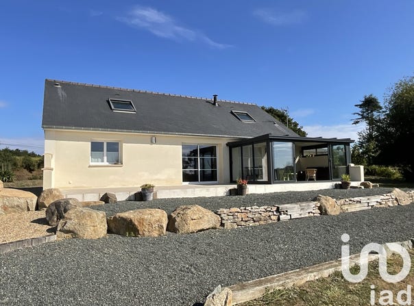 Yvias, Brittany 22930