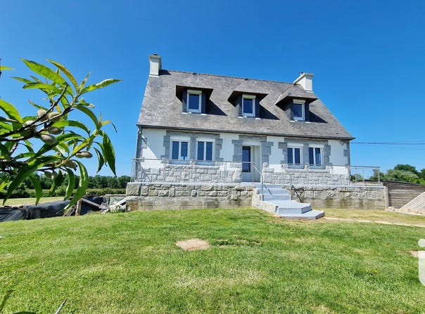 Ploubezre, Brittany 22300