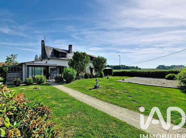 Les Hogues, Normandy 27910