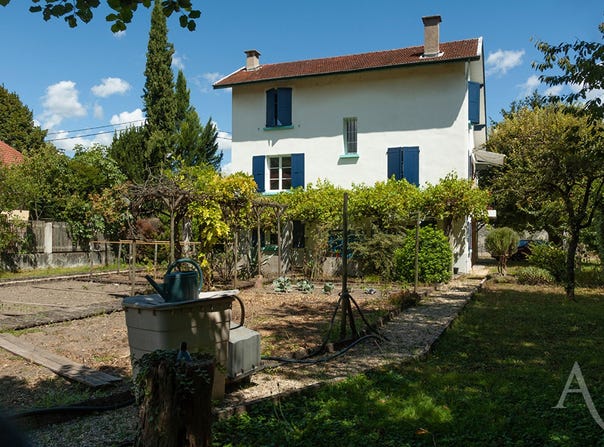 TULLINS, Auvergne-Rhône-Alpes 38210