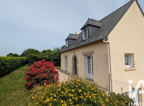 Lanvallay, Brittany 22100