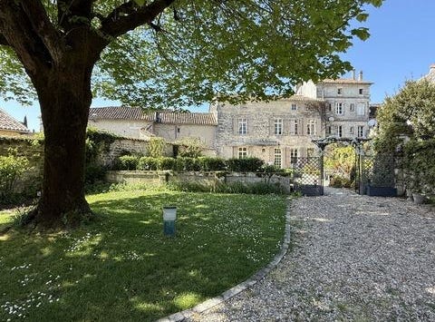 VILLEBOIS LAVALETTE, Poitou-Charentes 16320