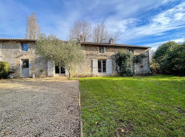 Brux, Poitou-Charentes 86510