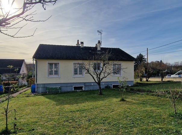 Lézinnes, Bourgogne-Franche-Comté 89160