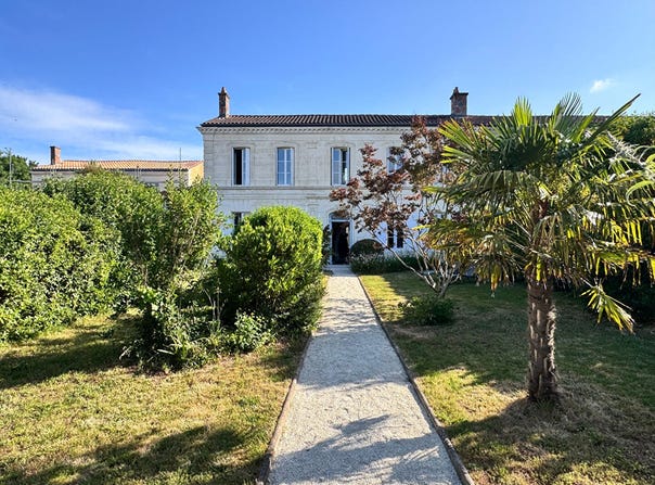 TONNAY CHARENTE, Nouvelle-Aquitaine 17430
