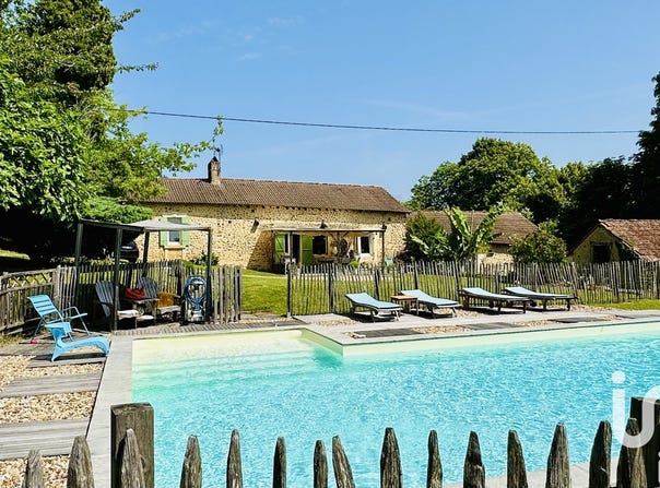 Salon, Nouvelle-Aquitaine 24380