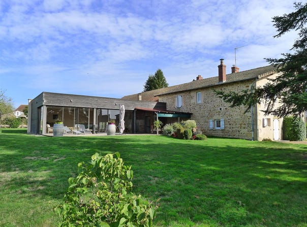 La Clayette, Burgundy 71800