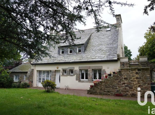 Plounévez-Lochrist, Brittany 29430