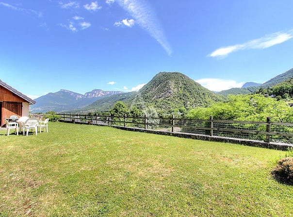 CHALLES LES EAUX, Auvergne-Rhône-Alpes 73190
