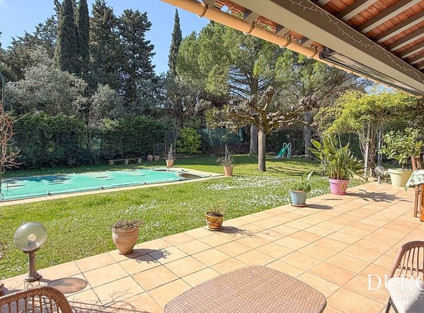 Roquemaure, Languedoc-Roussillon 30150