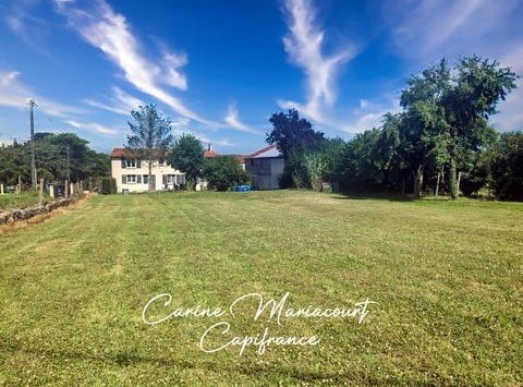SOUVIGNE, Poitou-Charentes 79800