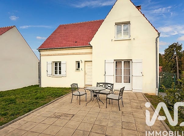 Rieux, Brittany 60870