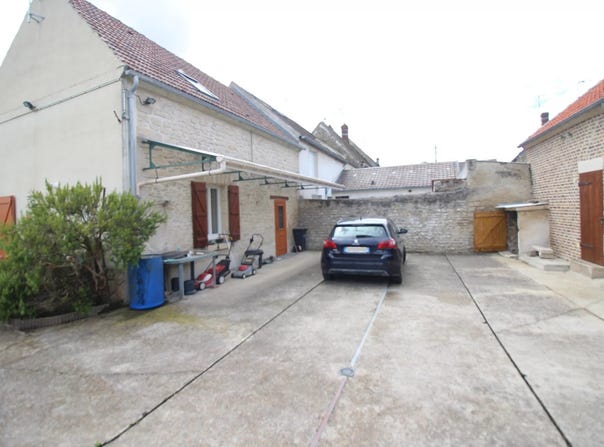 Mouy, Oise 60250