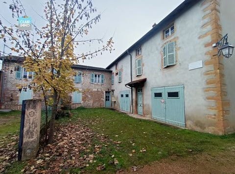 Aze, Bourgogne 71260
