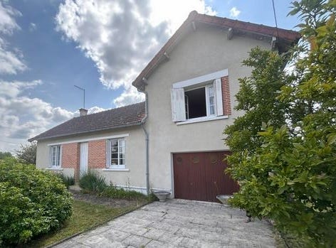 Selles-Saint-Denis, Centre 41300