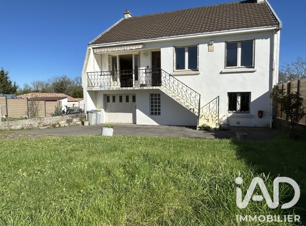 Indre, Pays de la Loire 44610