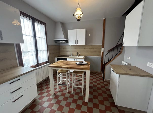 Sens, Yonne 89100