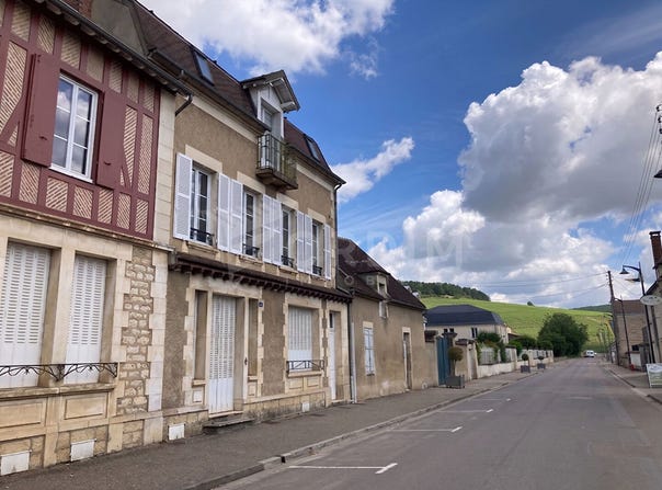 Chablis, Burgundy 89800