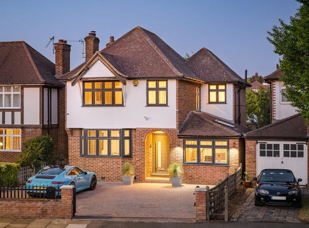 Sackville Avenue, Hayes, England BR2 7JT