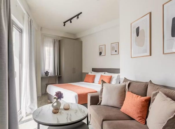 Solonos, Athina, Attica (region) 106 81