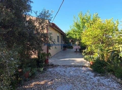 Akrotiri, Nísoi Aiyaíou 73100