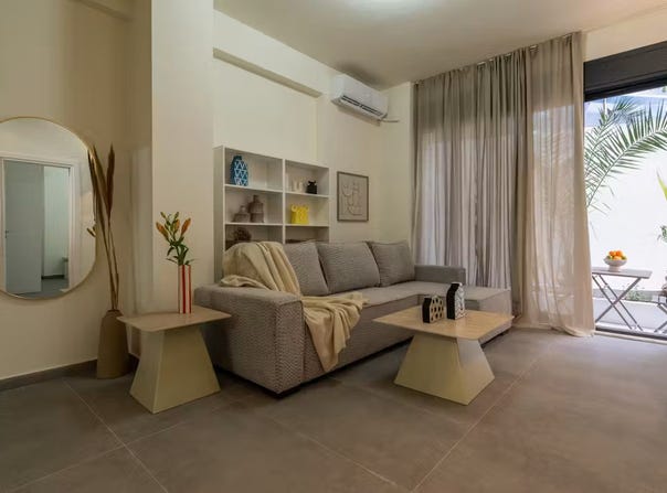 Ithakis, Athina, Attica (region) 112 57