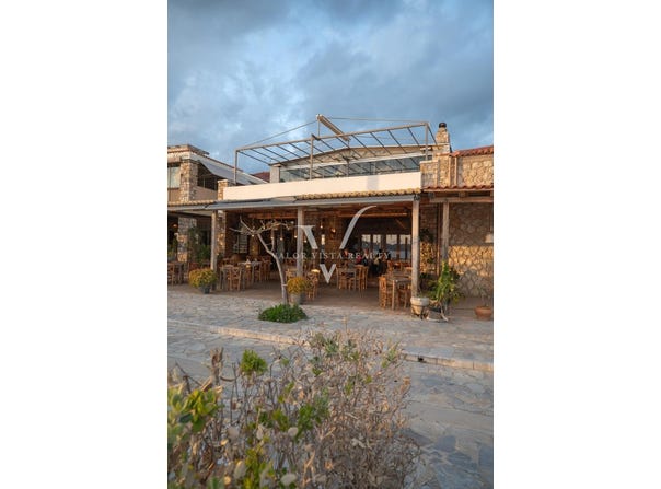 Gialova, Peloponnese 24001