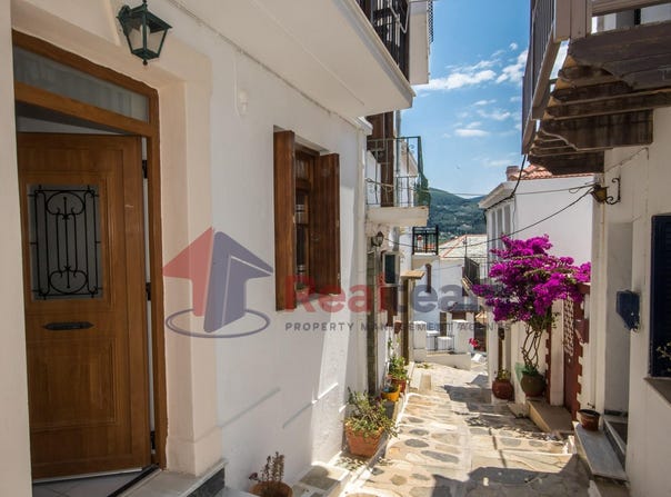 Skopelos, Thessaly 37003