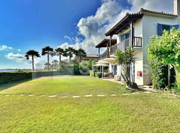 Gialova, Peloponnese 24001