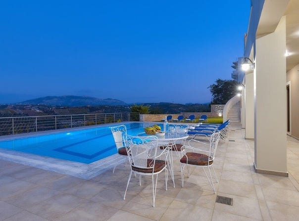 Finikia, Crete 71410